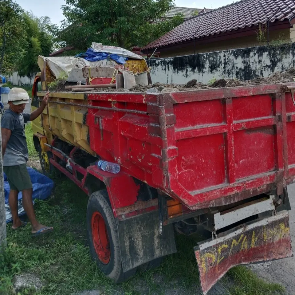 Urugan Tanah atau Puing: Mana Lebih Efektif